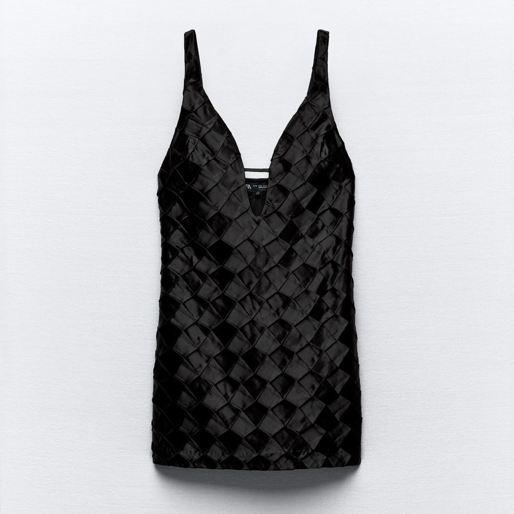 ZARA DIAMOND SATIN EFFECT PLEATED DRESS SIZE MEDIUM